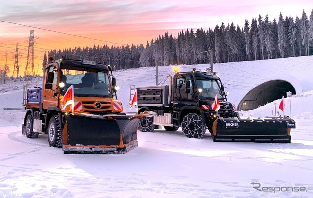 メルセデスベンツ・ウニモグU327の除雪車