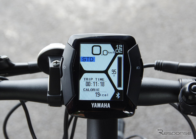 スマホ連携に対応した『CROSSCORE Connected』