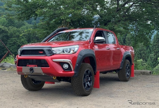 Mana・PORNSIRICHERD選手の参戦車両、トヨタ・ハイラックス ファストフォワード