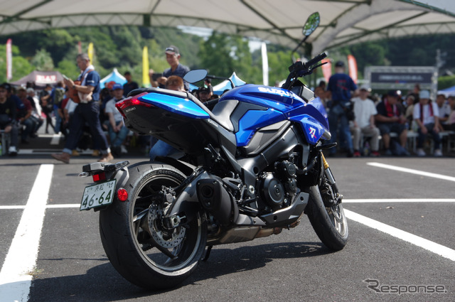 「KATANAミーティング2024」で初公開されたビガーブルーの新型スズキ『カタナ』