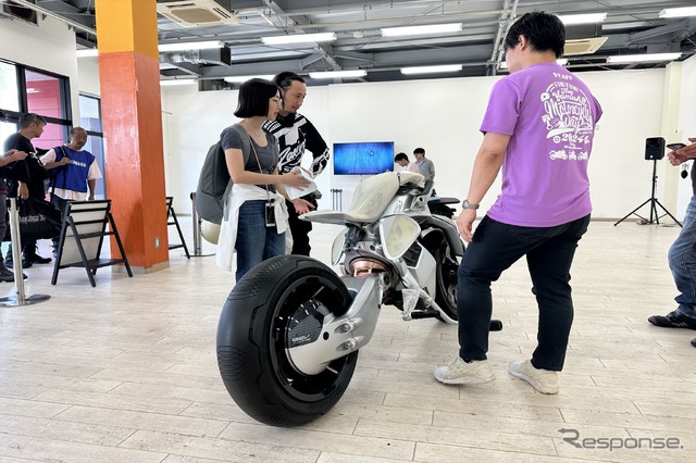 MOTOROiD2の開発者に直接話を聞ける