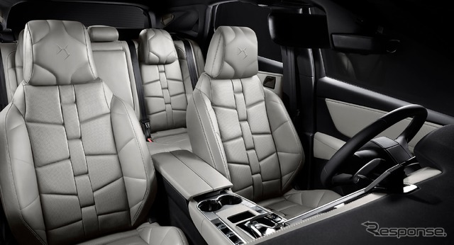 DS 7 OPERA E-TENSE 4x4 Pearl Grey Edition