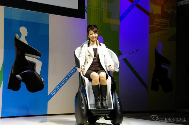 トヨタ i-REAL、セントレア空港の警備・案内に導入
