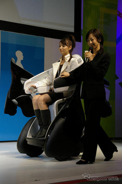 トヨタ i-REAL、セントレア空港の警備・案内に導入