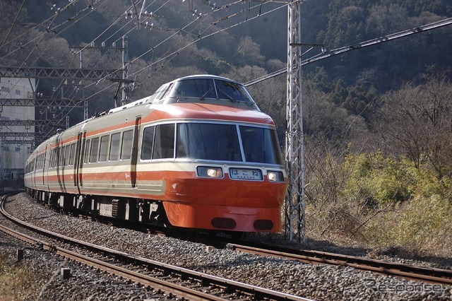特急ロマンスカー・LSE(7000形)