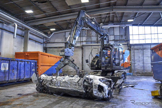 BMWのリサイクルセンターで解体される車両。その多くは量産前のテスト車両