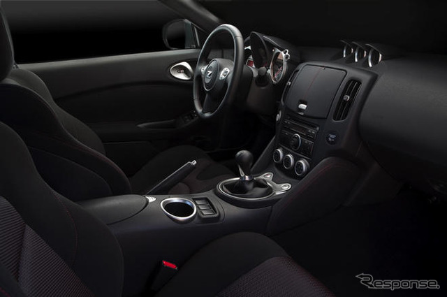 ニスモ 370Z…待望の米国発売スタート
