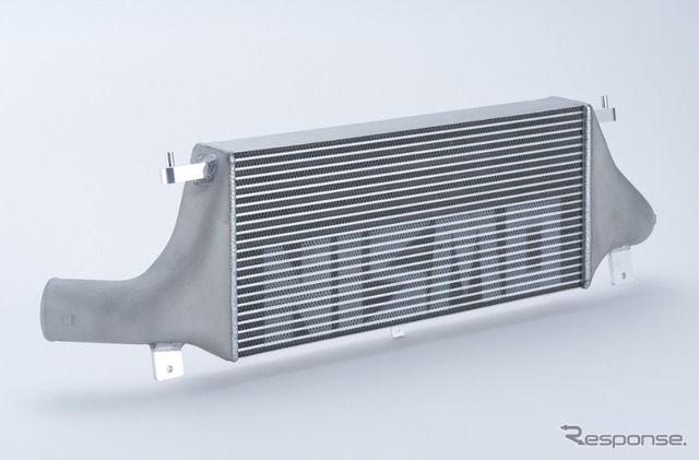 スカイラインGT-R(BNR32、BCNR33)用 インタークーラー 初代NISMOロゴバージョン