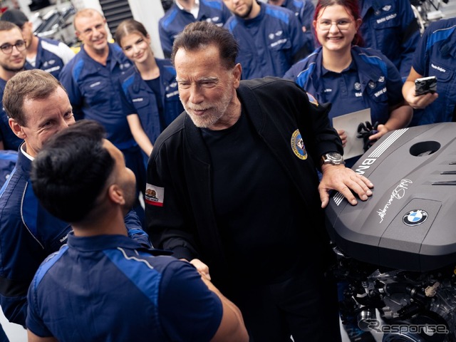 アーノルド・シュワルツェネッガー氏の立ち合いの下、BMWグループのオーストリア工場が再生可能エネルギーへ完全移行
