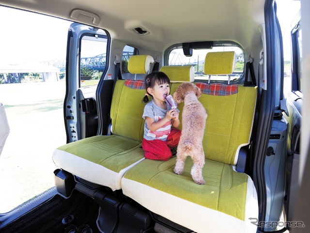 トイファクトリー、愛犬家向け新シートカバー「to.mo.ne.(と・も・に) シートカバー【IRISH Style】」を新発売