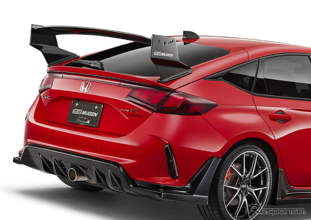 無限が新型『シビックタイプR』用スポーツエキゾーストシステムを発売