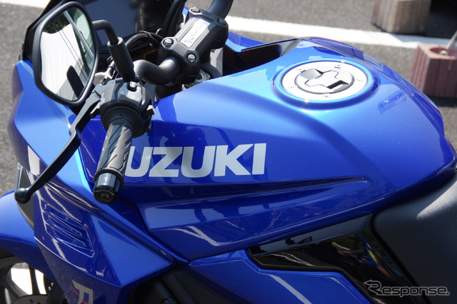 「KATANAミーティング2024」で初公開されたビガーブルーの新型スズキ『カタナ』