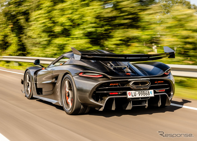 イタリア・プーリア州ボルゴ・エニャツィアにて開催された「Supercar Owners Circle」の10周年記念イベント