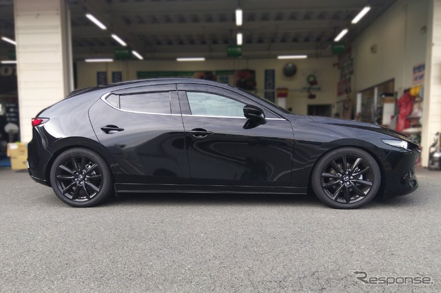 テイン フレックスZ マツダ・MAZDA3ファストバック装着例(ダウン量:フロント 40mmダウン / リア 40mmダウン)