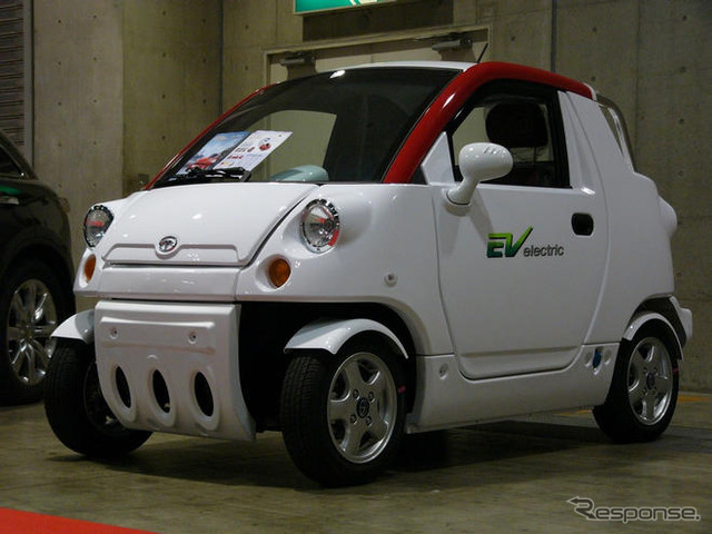 【東京スペシャルインポートカーショー09】スーパーカー&EVでエコ?