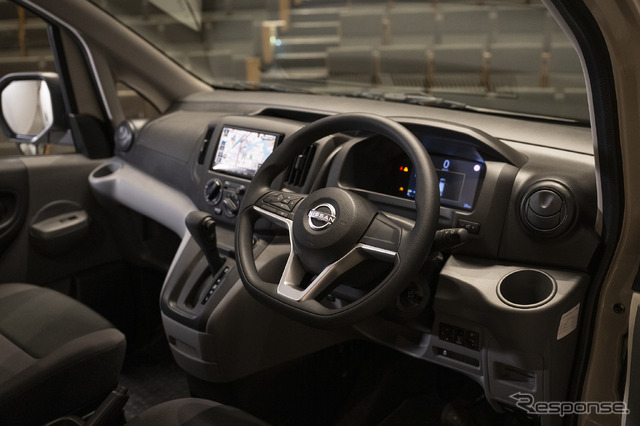 日産 NV200