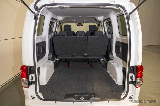 日産 NV200