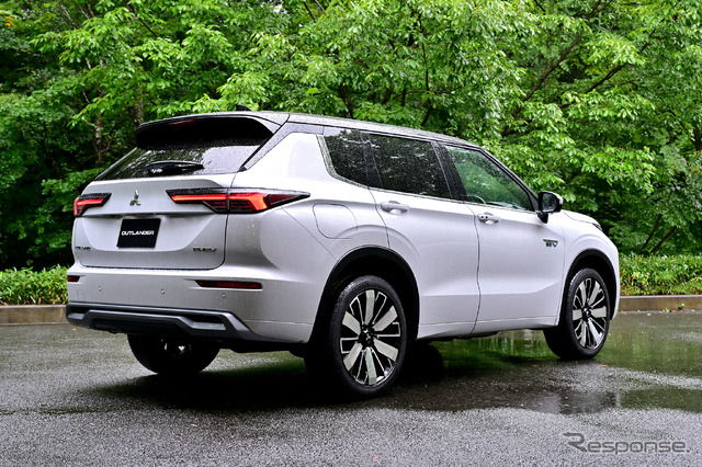 三菱アウトランダーPHEV