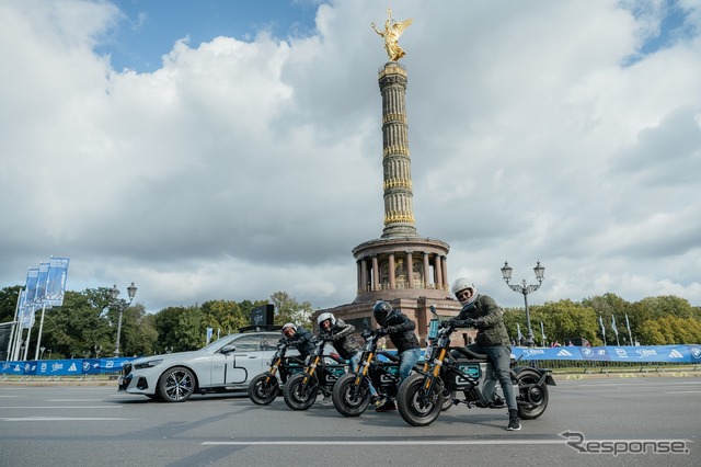 BMWの電動スクーター『CE 04』と『CE 02』が独ベルリンマラソンの先導車として活躍