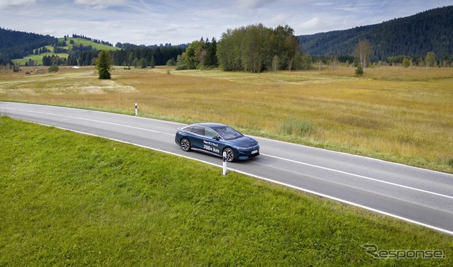 VWのEVセダン『ID.7』が1回の充電で794km走行