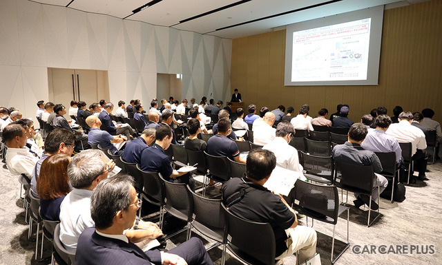 九州エリア最大規模「オートアフターマーケット九州2024」に1,792名が来場!…アイシンの水性塗料実演や「ジュニアメカニック2024@福岡」初開催で大盛況に