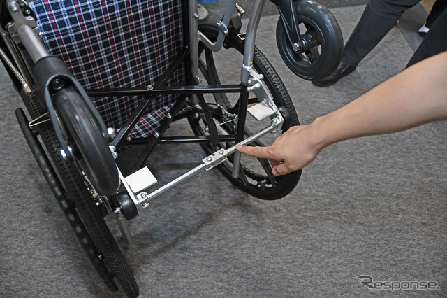 トヨタ自動車/車いすに取り付けられたアンカーバー