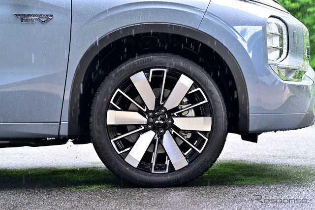 三菱 アウトランダーPHEV 改良新型
