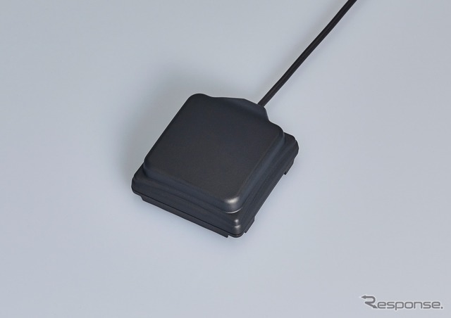 ヨコオのGNSS L1/L2アンテナ、GNSSL1/L5アンテナ、GNSSフルバンドアンテナ