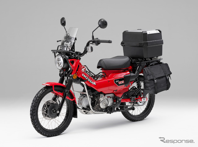 ホンダ CT125ハンターカブの用品装着車(グローイングレッド)
