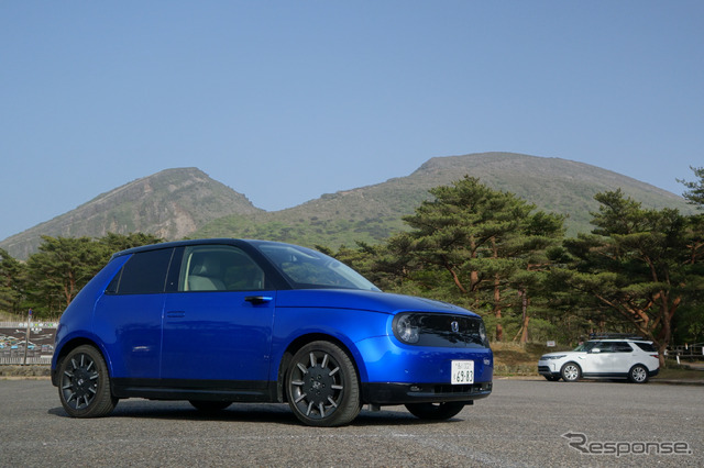 Honda e。鹿児島~宮崎県境のえびの高原にて。