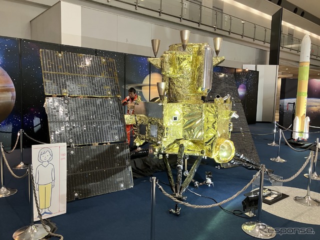2024国際航空宇宙展:火星衛星探査機(MMX)の 1/2 模型