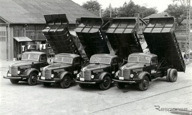 西武鉄道所沢車両工場:砂利輸送のダンプトラックを架装。シャシーは日野(1958年)