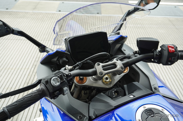 スズキ GSX-S1000GT(パールビガーブルー)