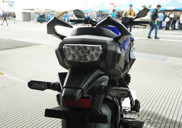スズキ GSX-S1000GT(パールビガーブルー)