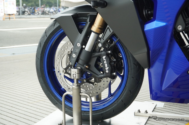 スズキ GSX-S1000GT(パールビガーブルー)
