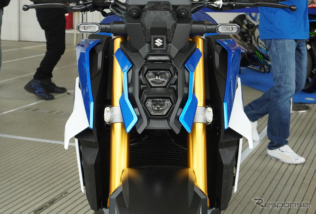 スズキ GSX-S1000(トリトンブルーメタリック)