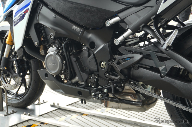 スズキ GSX-S1000(トリトンブルーメタリック)