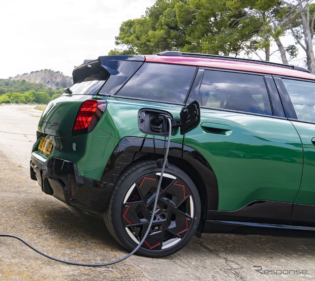 MINIジョン・クーパー・ワークス(JCW)エースマン