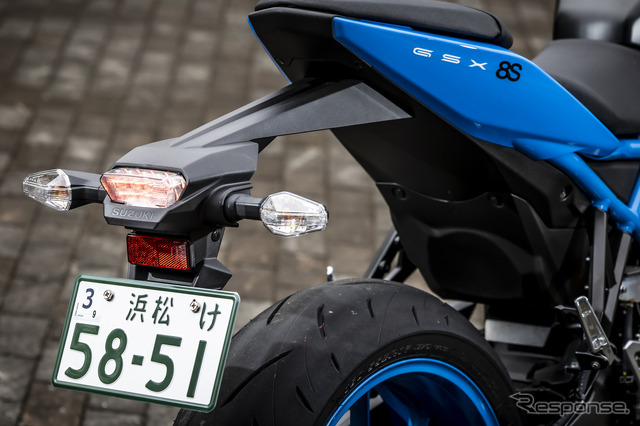 スズキ GSX-8S