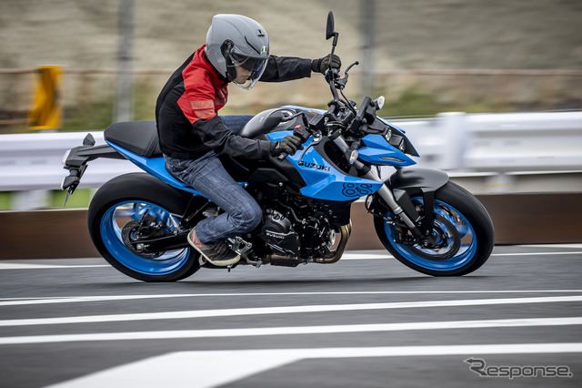 スズキ GSX-8S
