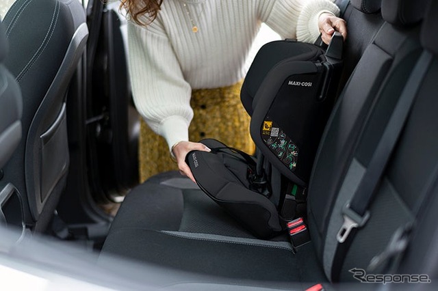 オランダのチャイルドシートブランド「MAXI-COSI(マキシコシ)」の「NOMAD PLUS(ノマドプラス)」