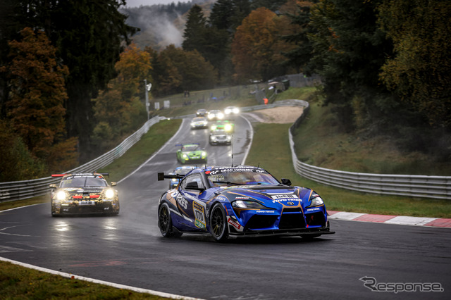 NLS耐久シリーズ・NLS5でサステナブル素材採用のトーヨータイヤ「プロクセス」装着車両が1-2フィニッシュ、クラスチャンピオンを獲得