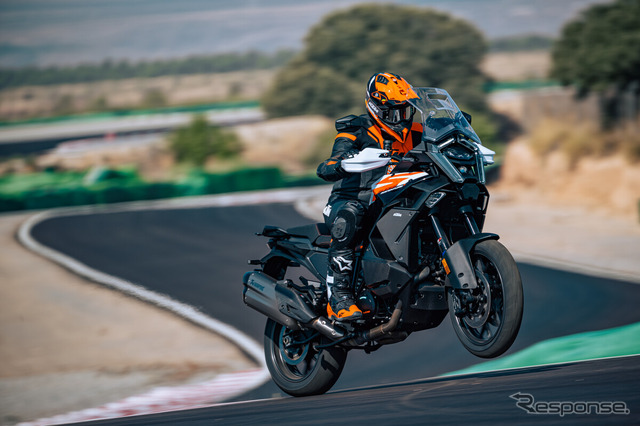 KTM『1390 SUPER ADVENTURE S』の2025年モデル