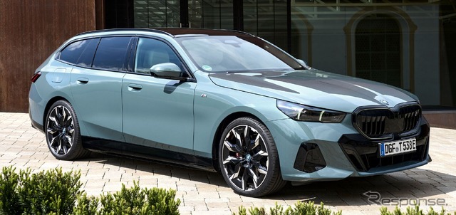BMW i5 ツーリング