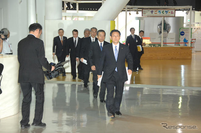 【新聞ウォッチ】豊田新社長、大きく輝く「ステンドグラス」が理想的