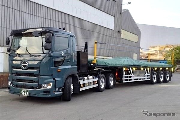 日野プロフィア3軸牽引車