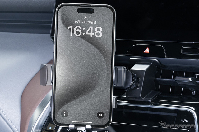 SEIWA・トヨタ・ハリアー専用スマホホルダー(IMP312)