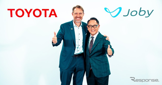 Joby ジョーベン・ビバート 創業者兼CEO(左)、トヨタ自動車 豊田章男 代表取締役会長(右)