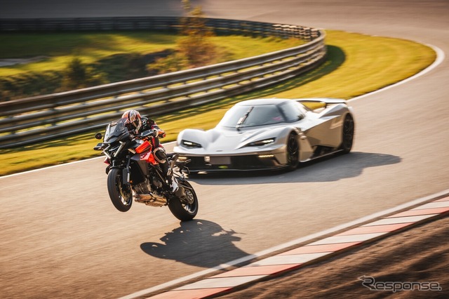 KTM 1390 SUPER DUKE GT 新型