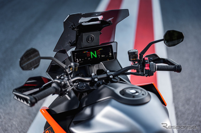 KTM 1390 SUPER DUKE GT 新型
